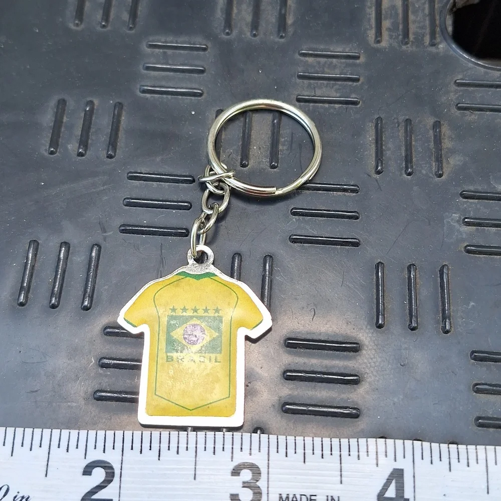Brasil shirt keychain